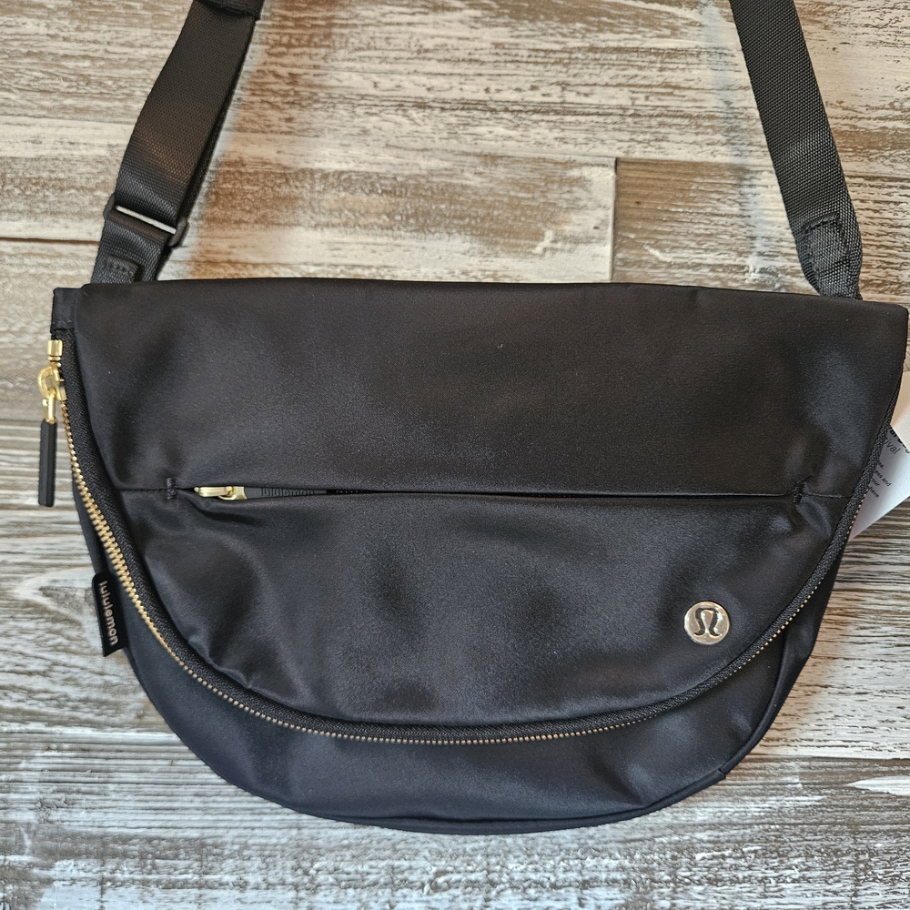 Lululemon "All Night Festival" Crossbody Black (with gold hardwear)